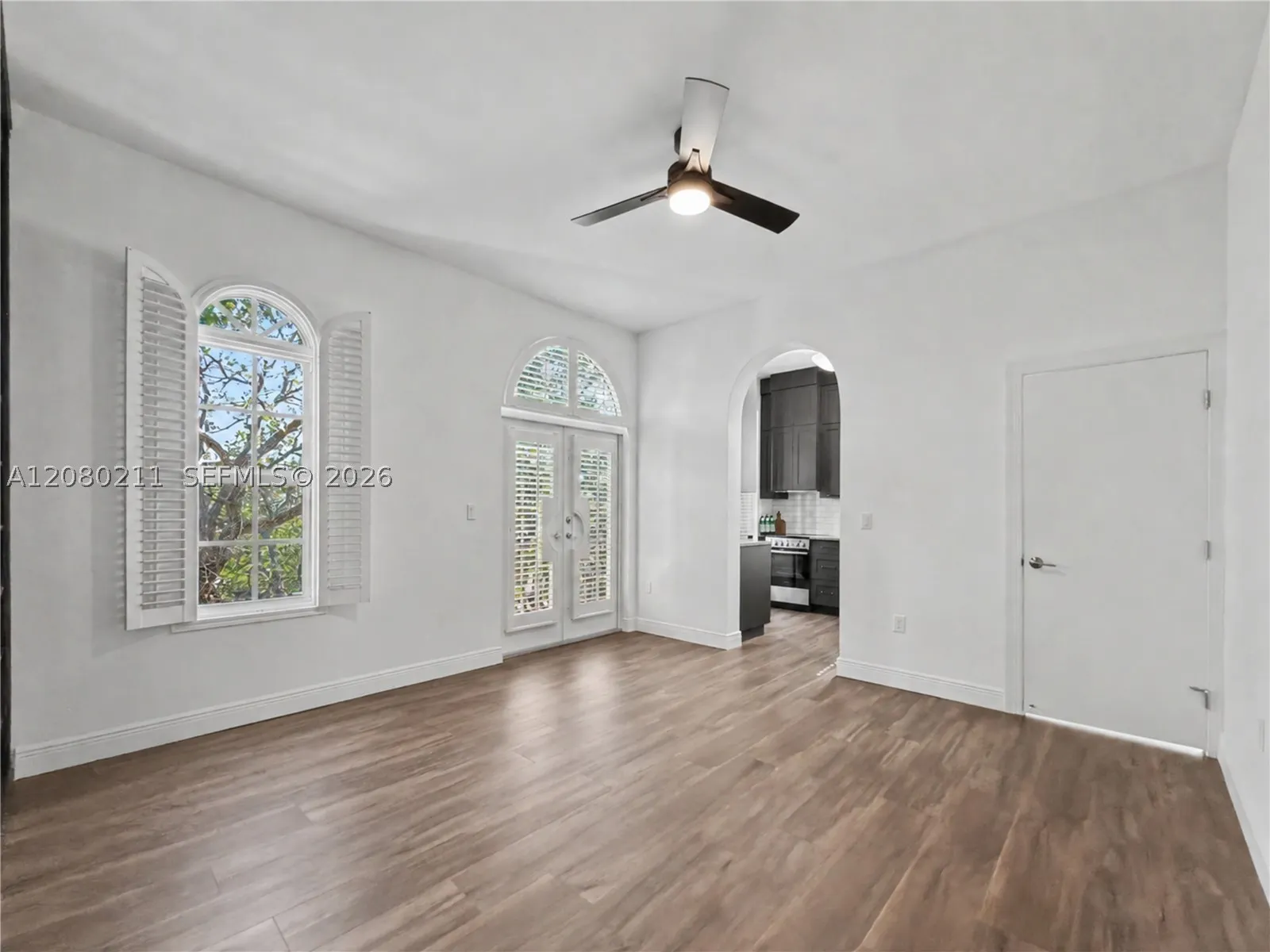 111 Edgewater Dr #3B