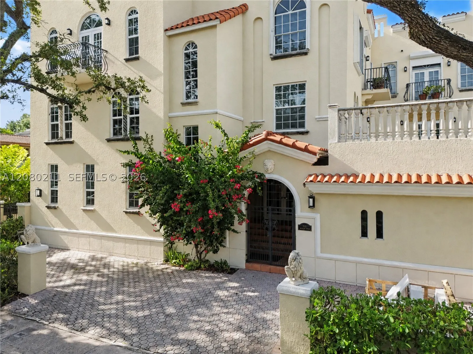 111 Edgewater Dr #3B