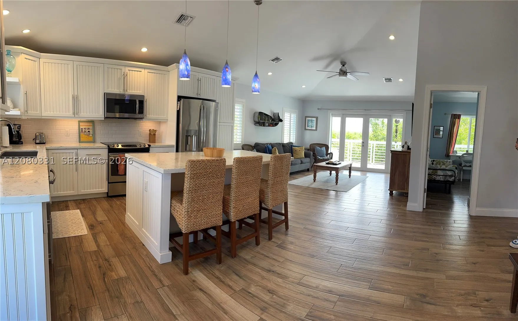 102 Venetian Dr