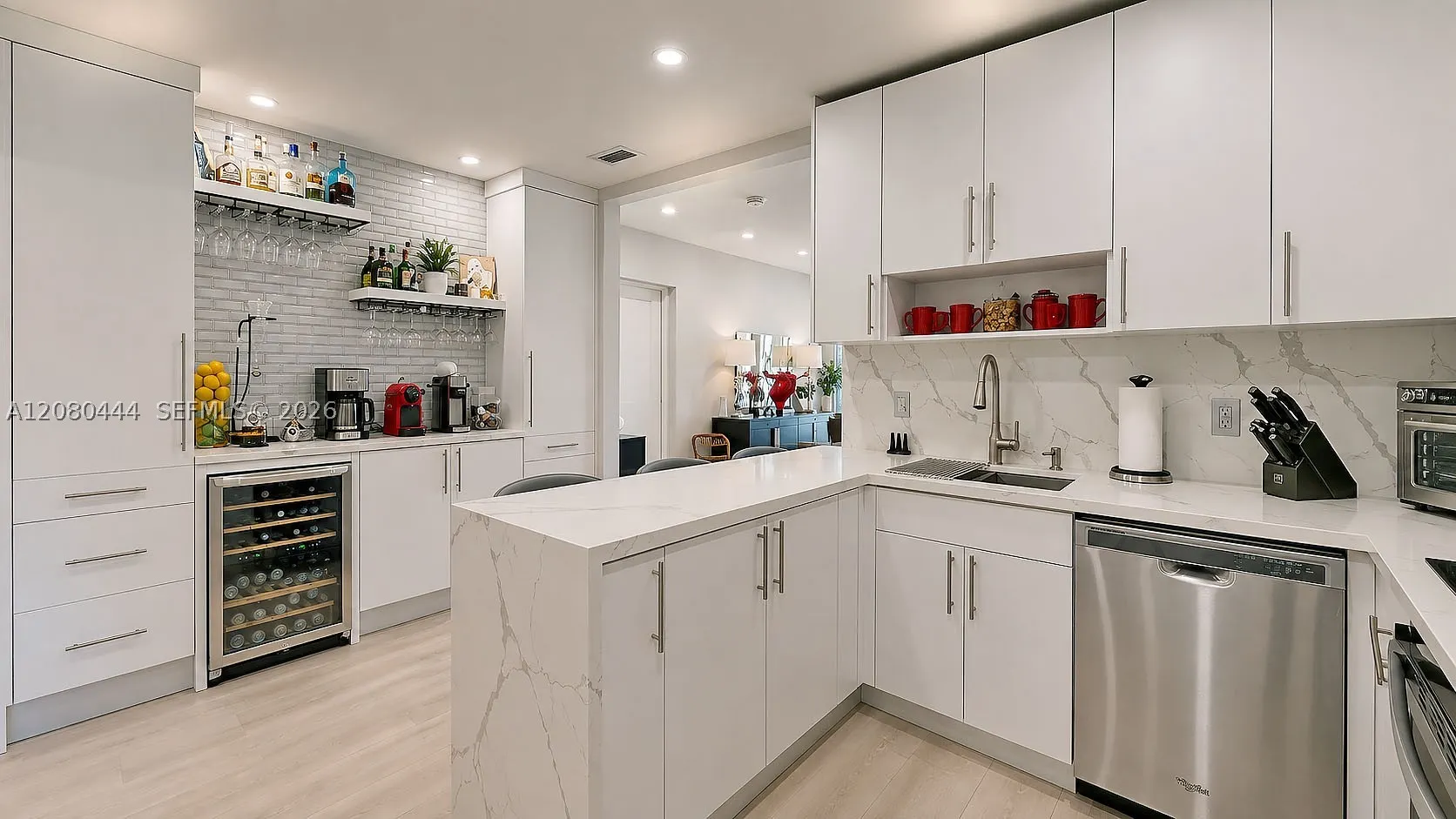 6 Carmona Ave