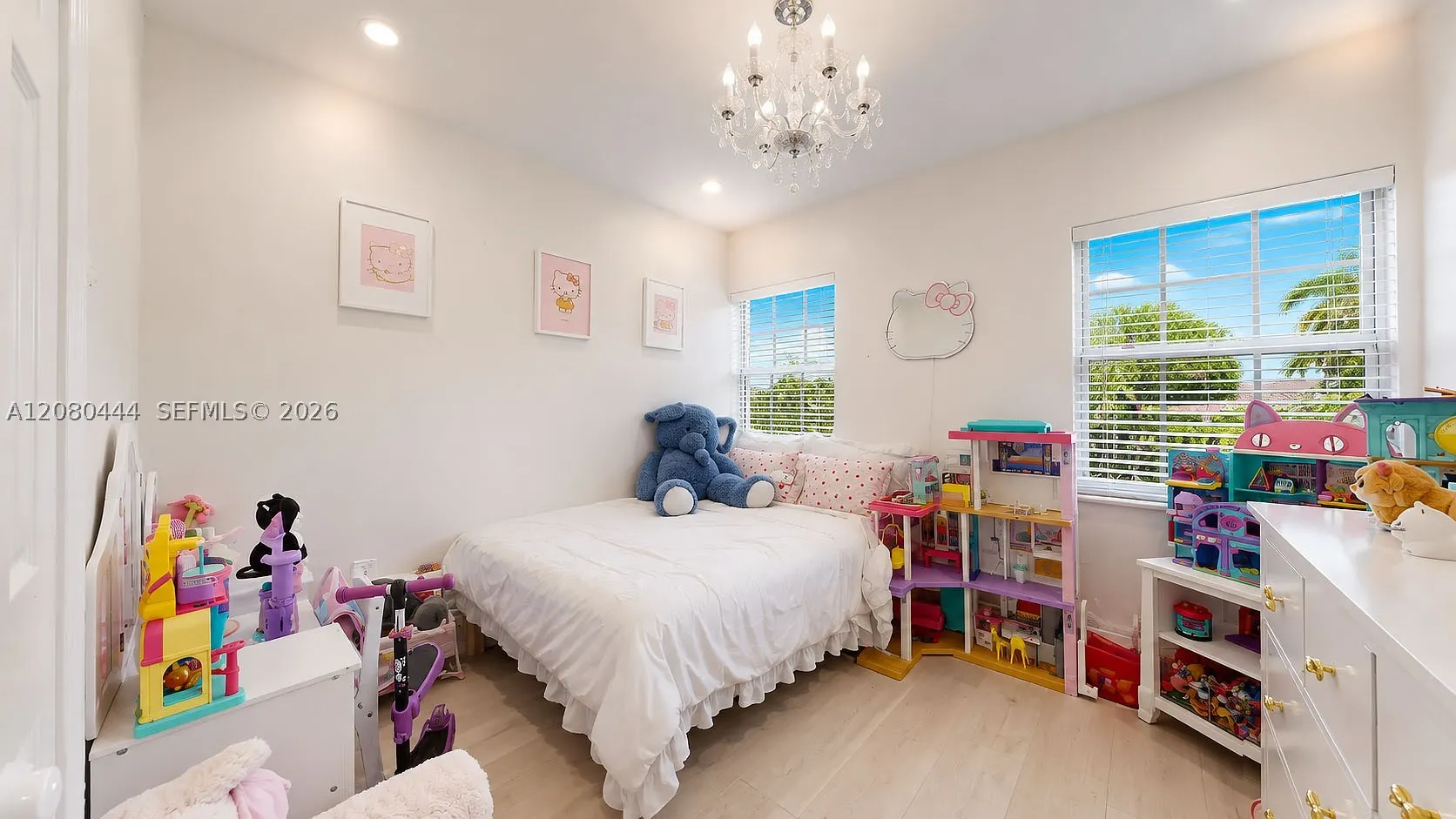 6 Carmona Ave