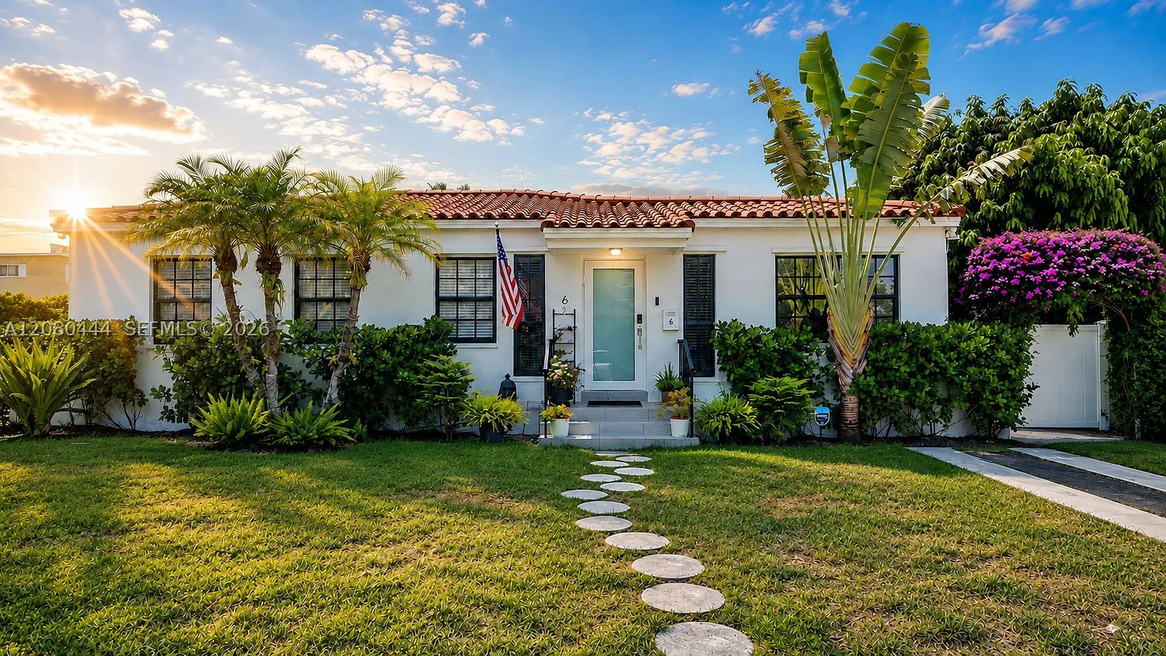 6 Carmona Ave