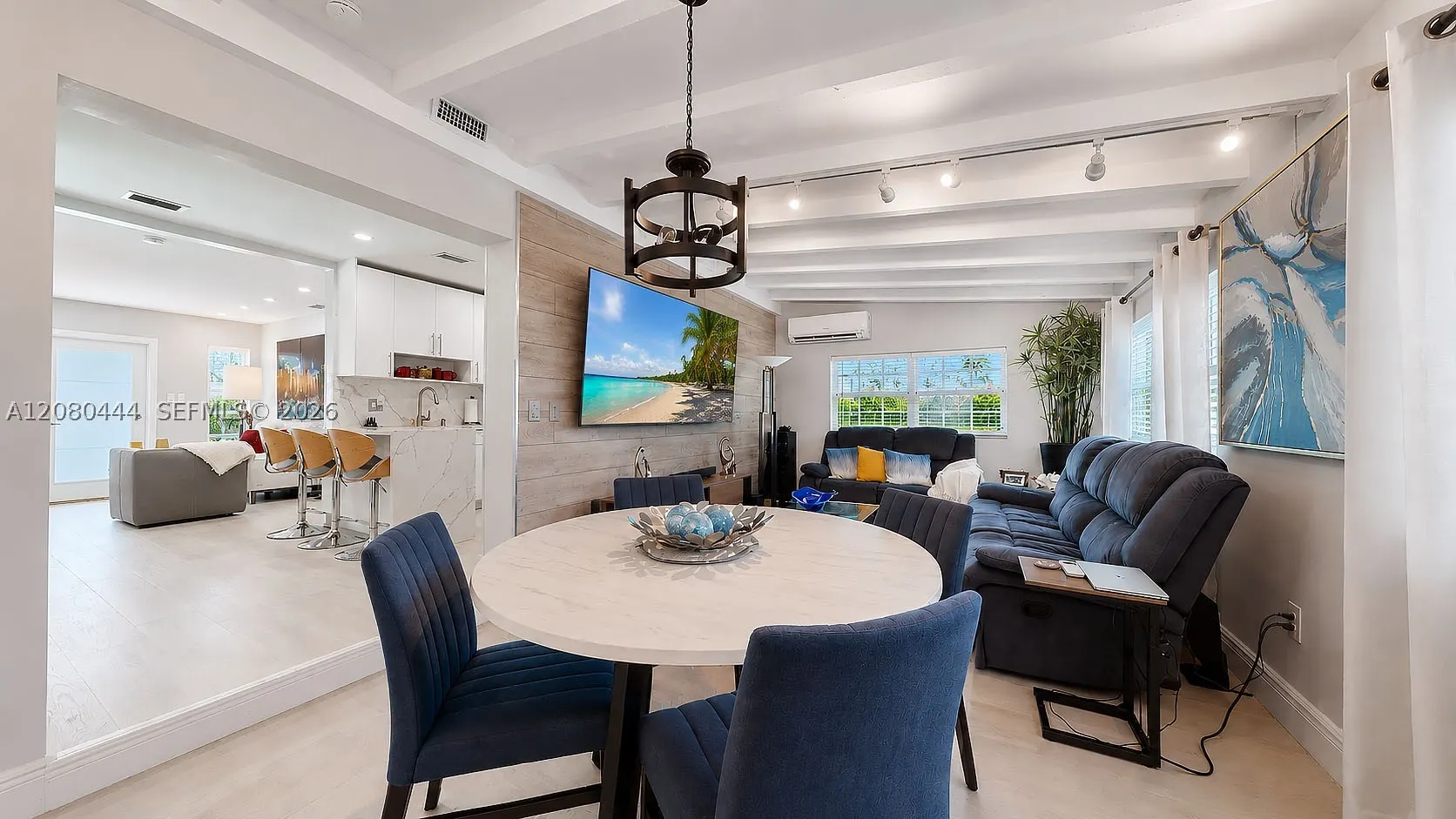 6 Carmona Ave