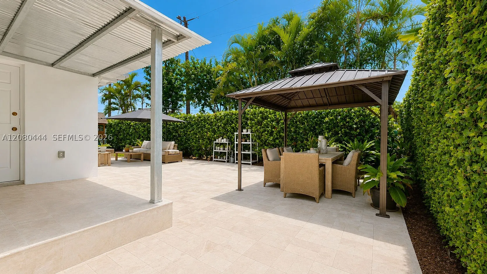 6 Carmona Ave
