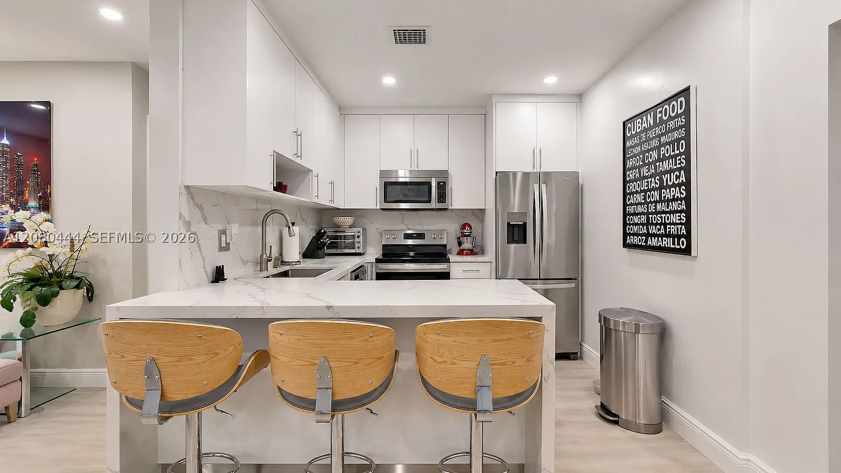 6 Carmona Ave