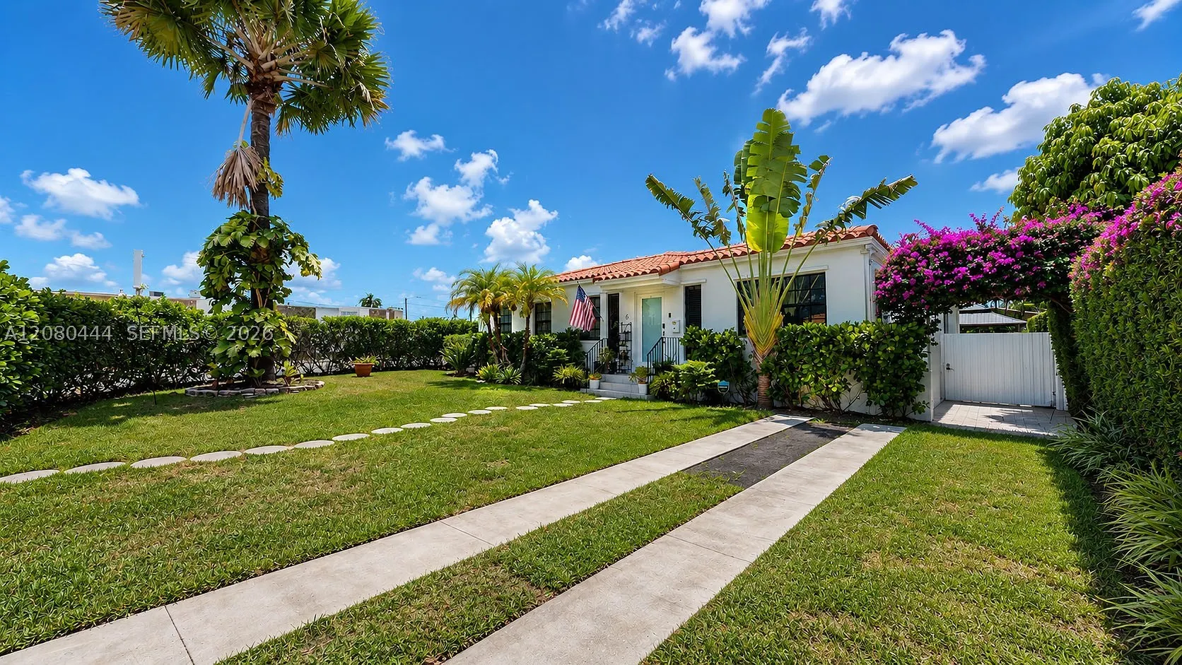 6 Carmona Ave