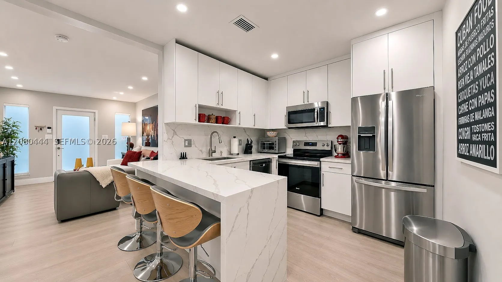 6 Carmona Ave