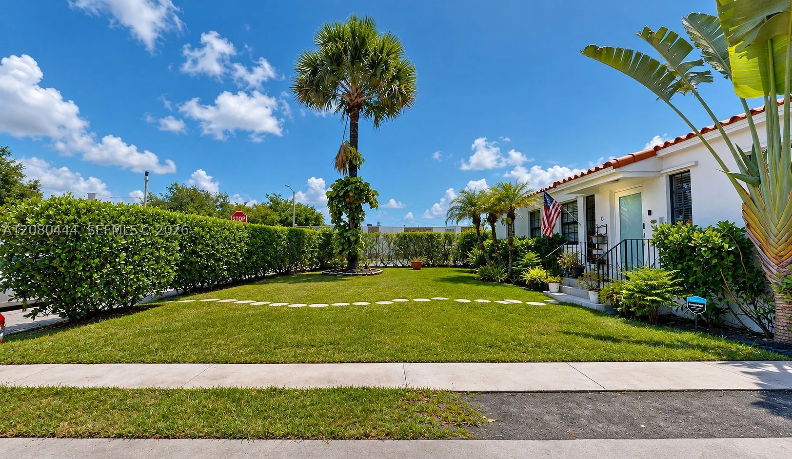 6 Carmona Ave