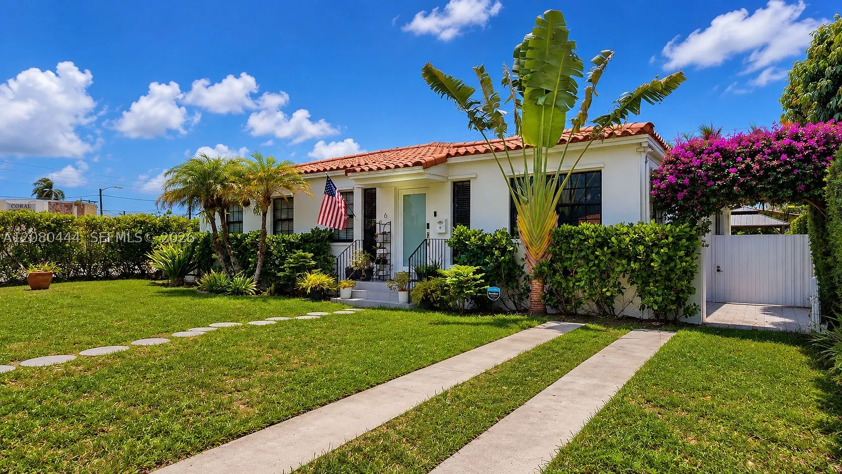 6 Carmona Ave
