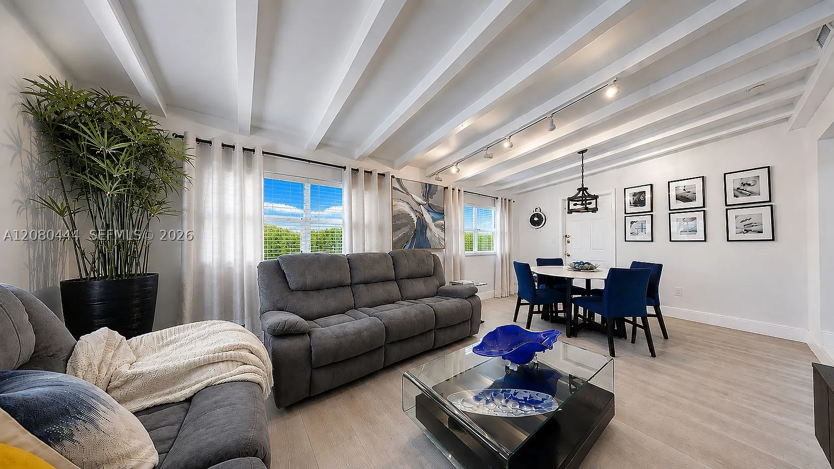 6 Carmona Ave