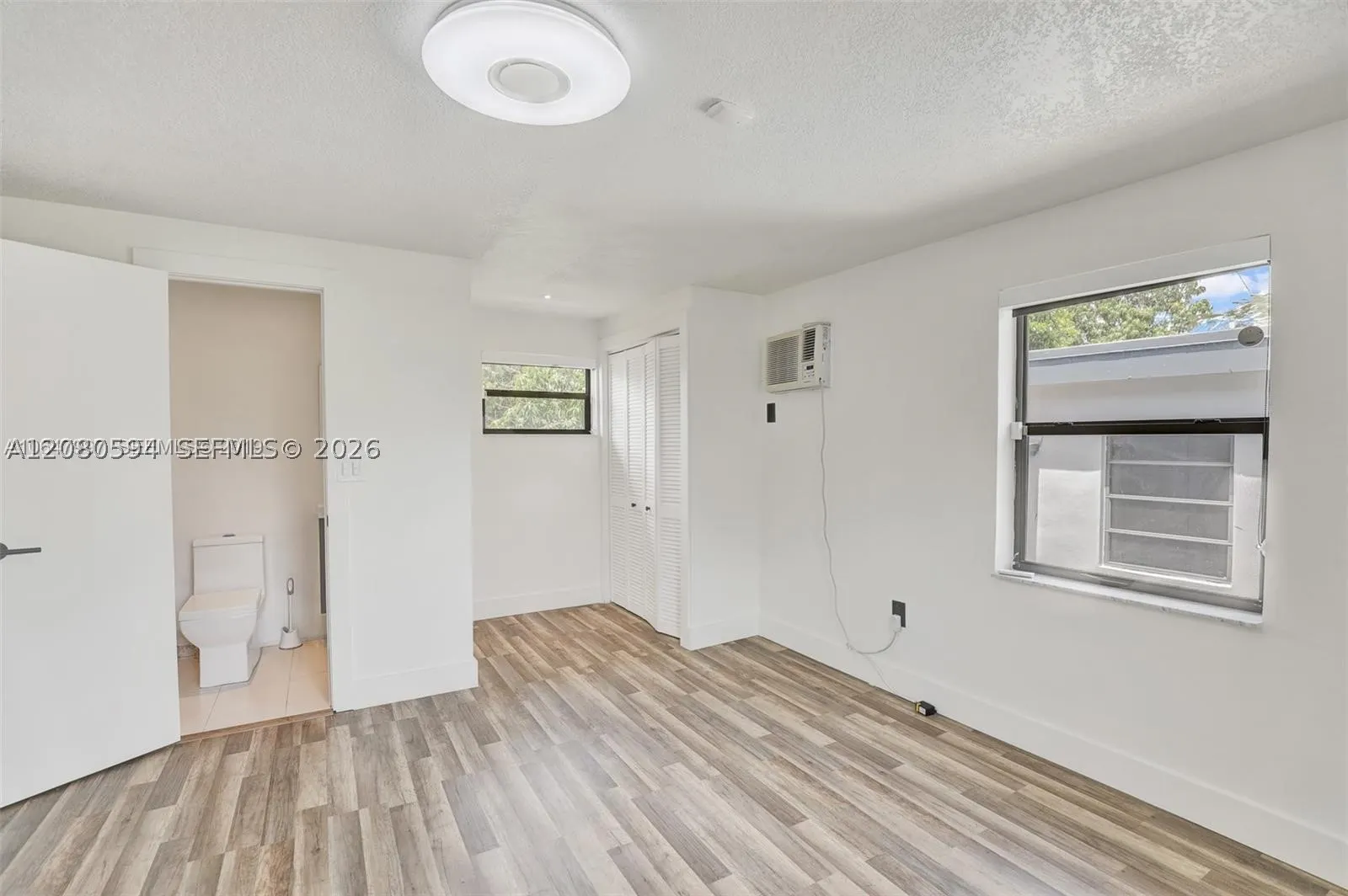 941 NE 155th Ter