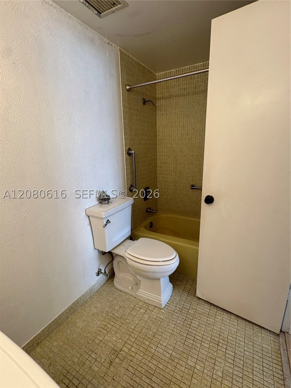 4330 Hillcrest Dr #816