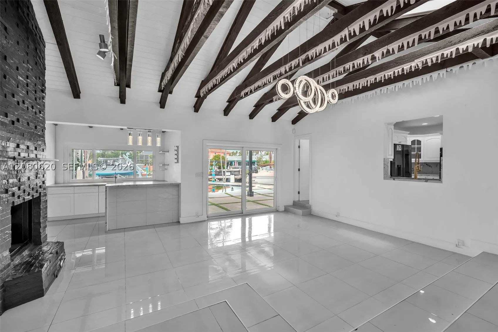 1436 NW 8th St