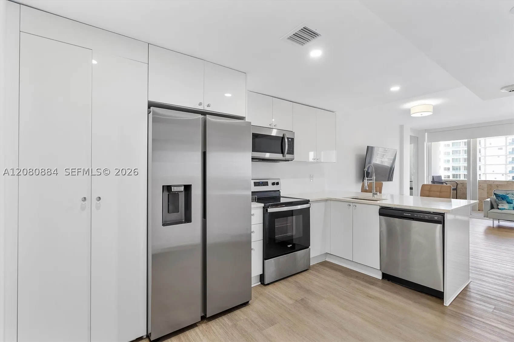 10275 Collins Ave #PH 1502