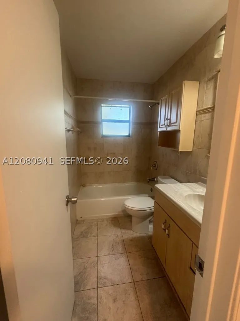 3686 NW 95th Ter #4M