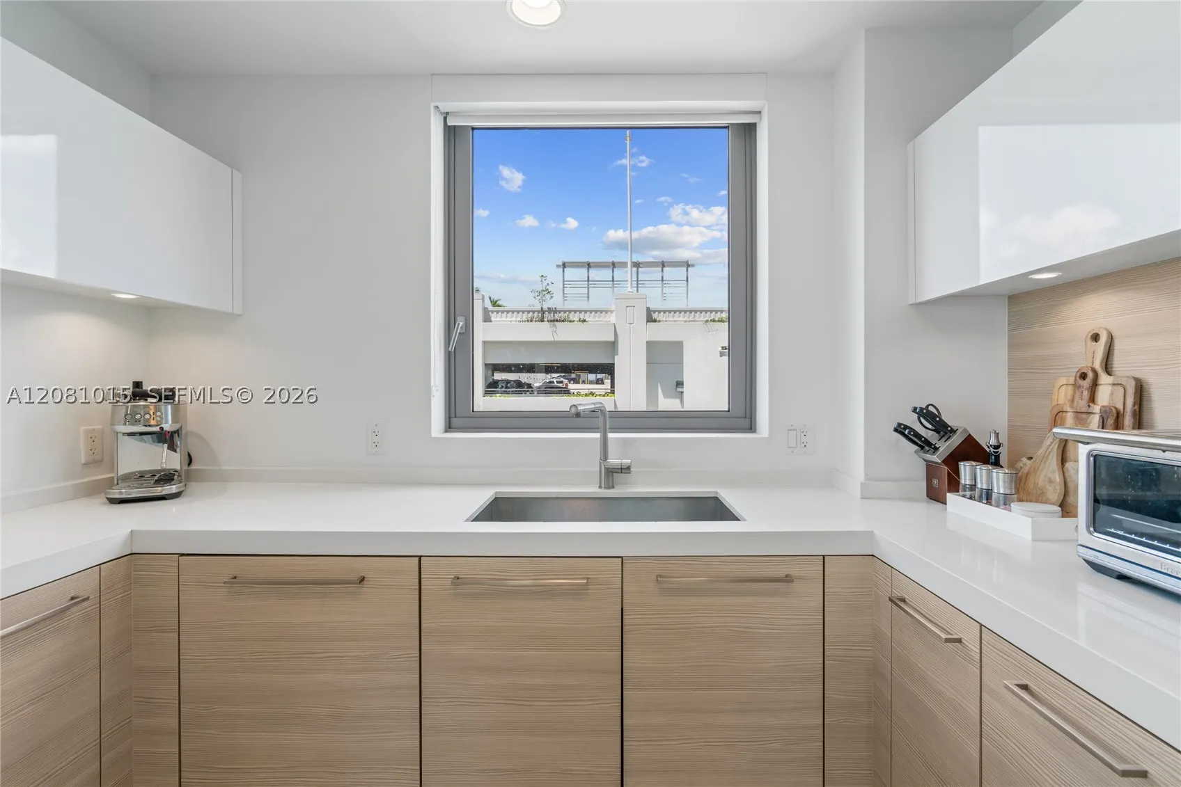 17111 Biscayne Blvd #402
