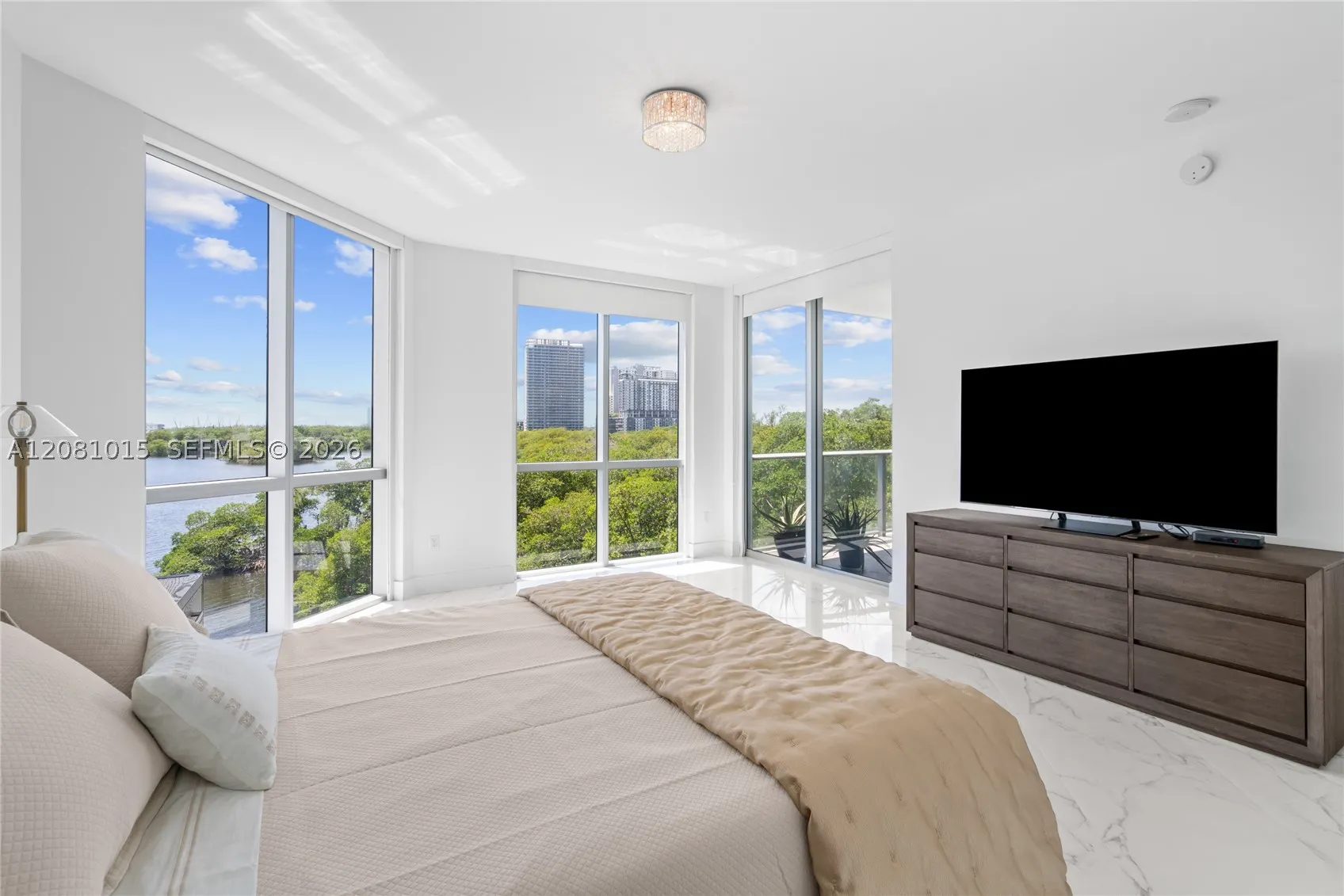 17111 Biscayne Blvd #402