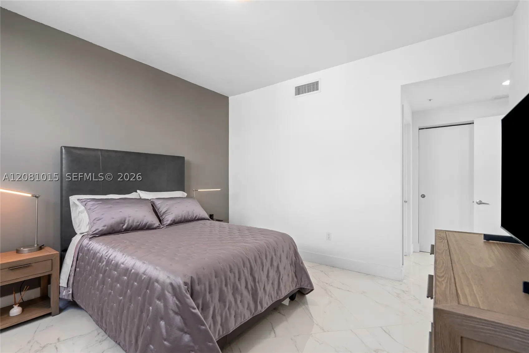 17111 Biscayne Blvd #402