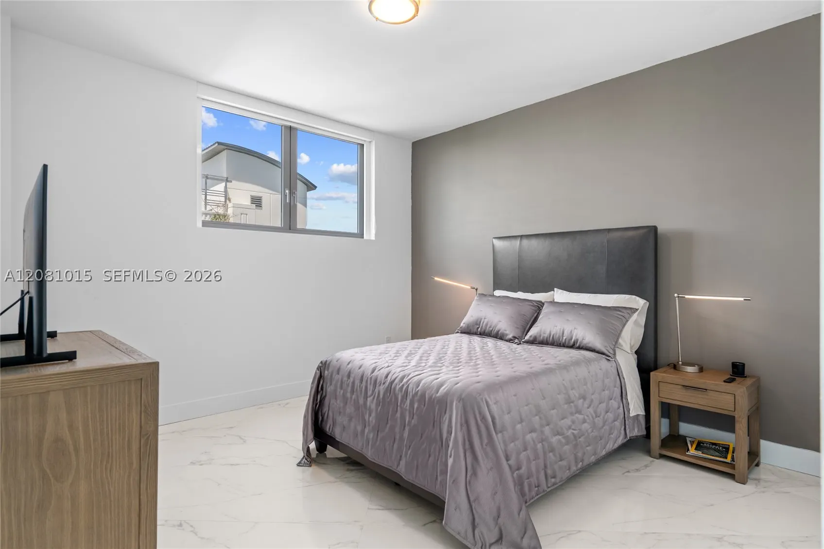17111 Biscayne Blvd #402