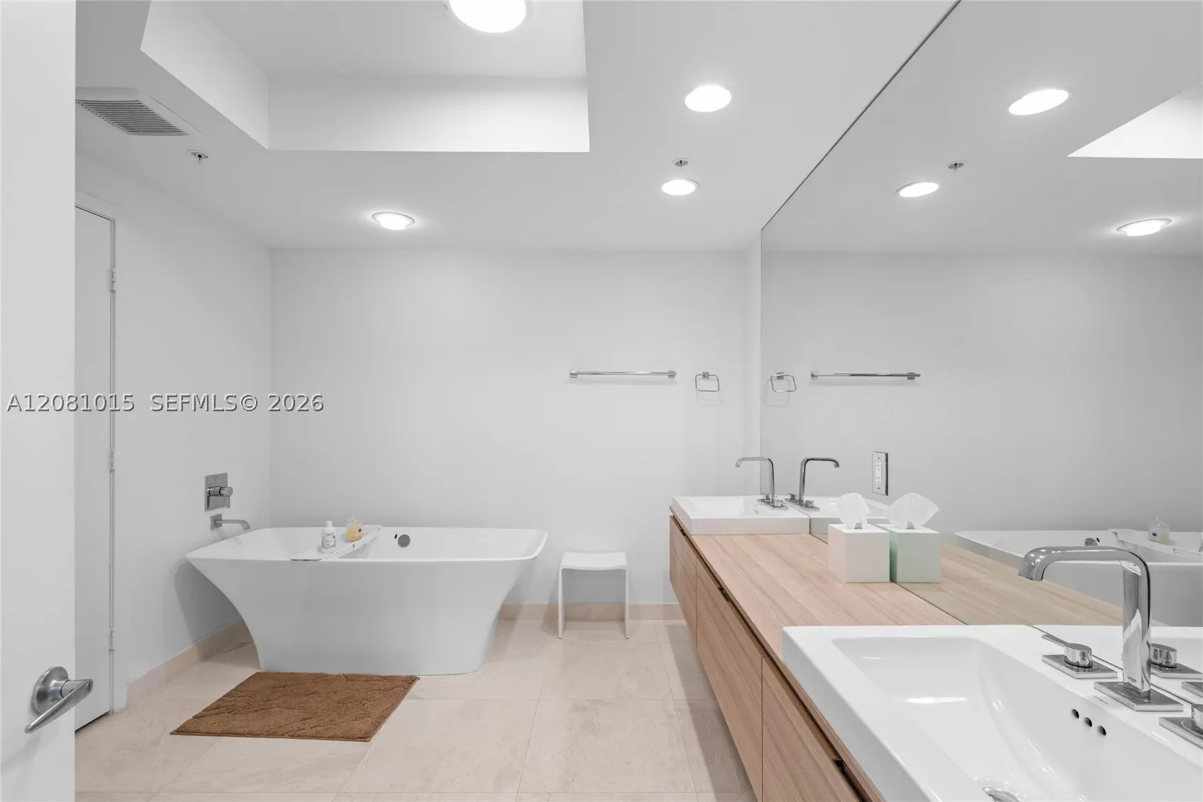 17111 Biscayne Blvd #402