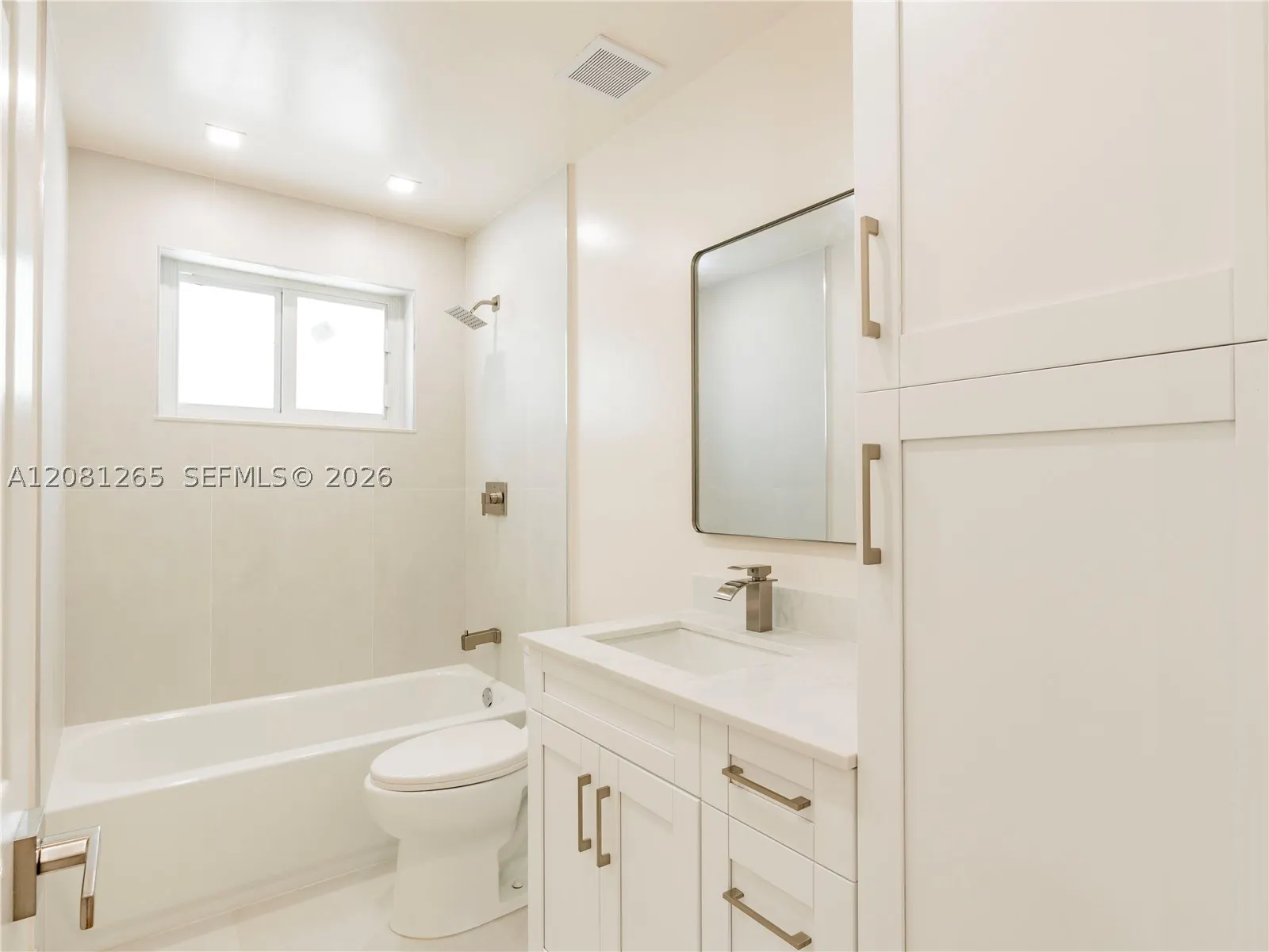 254 SW 4th St