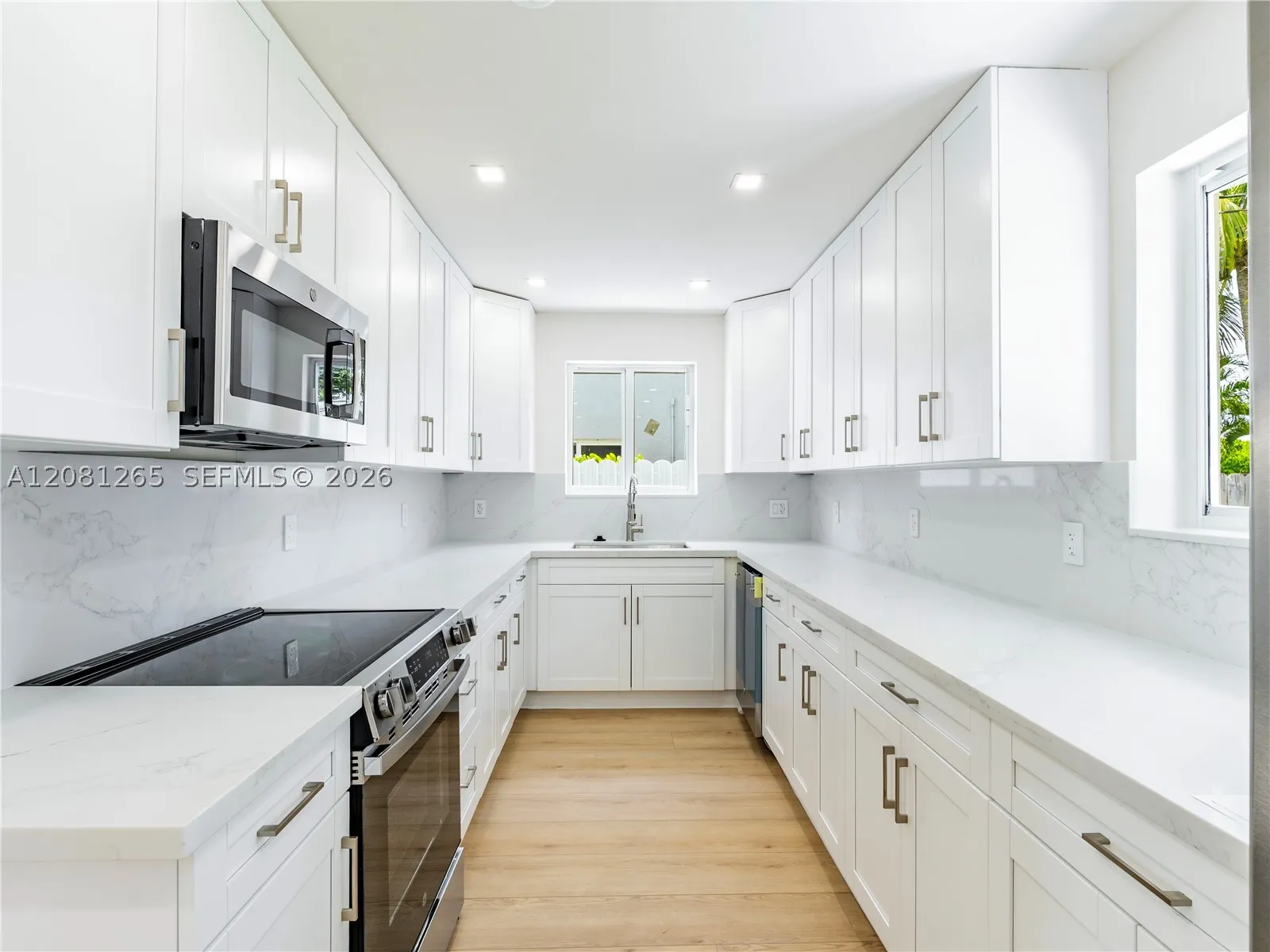 254 SW 4th St