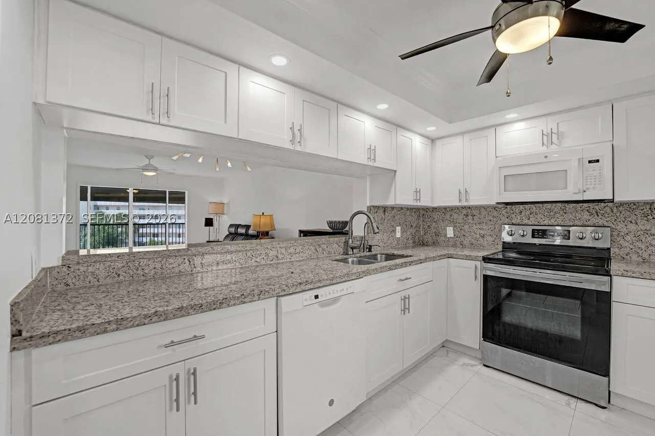 170 SE 5th Ave #405