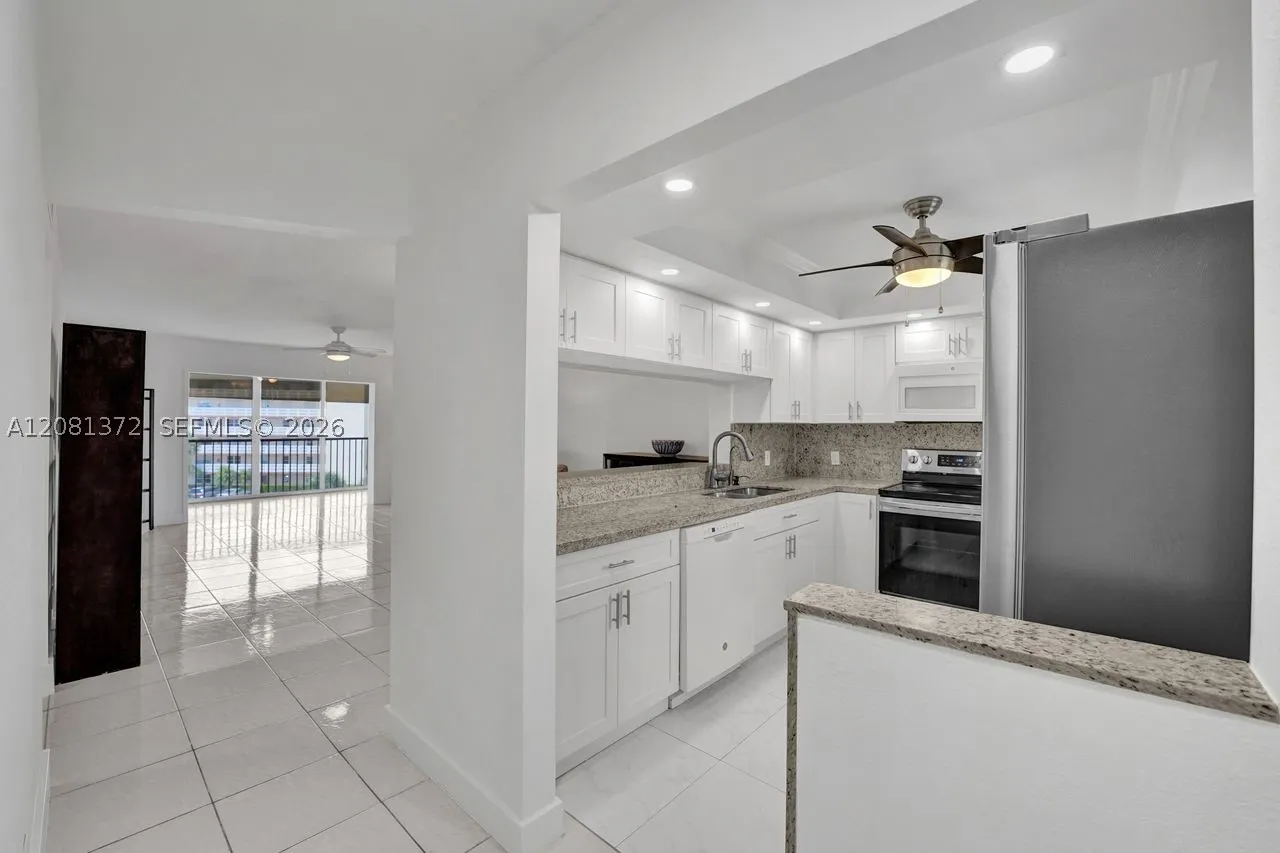 170 SE 5th Ave #405