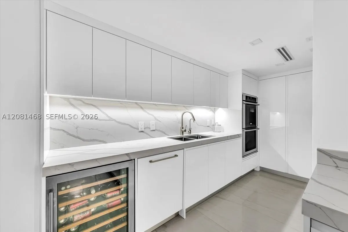 9801 Collins Ave #5U