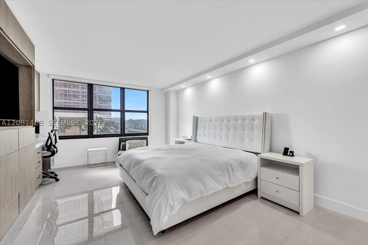 9801 Collins Ave #5U