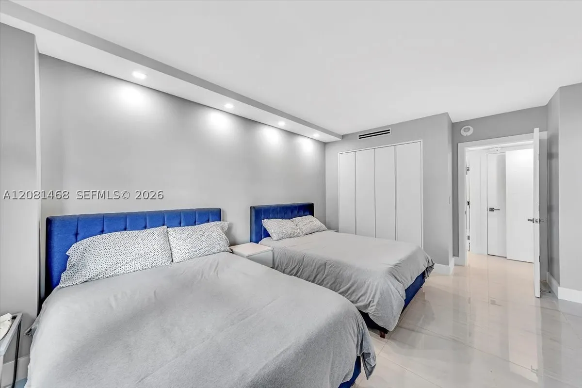 9801 Collins Ave #5U
