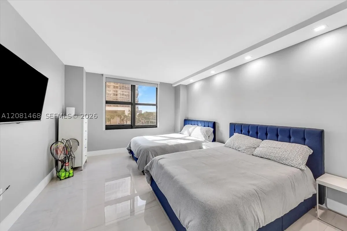 9801 Collins Ave #5U