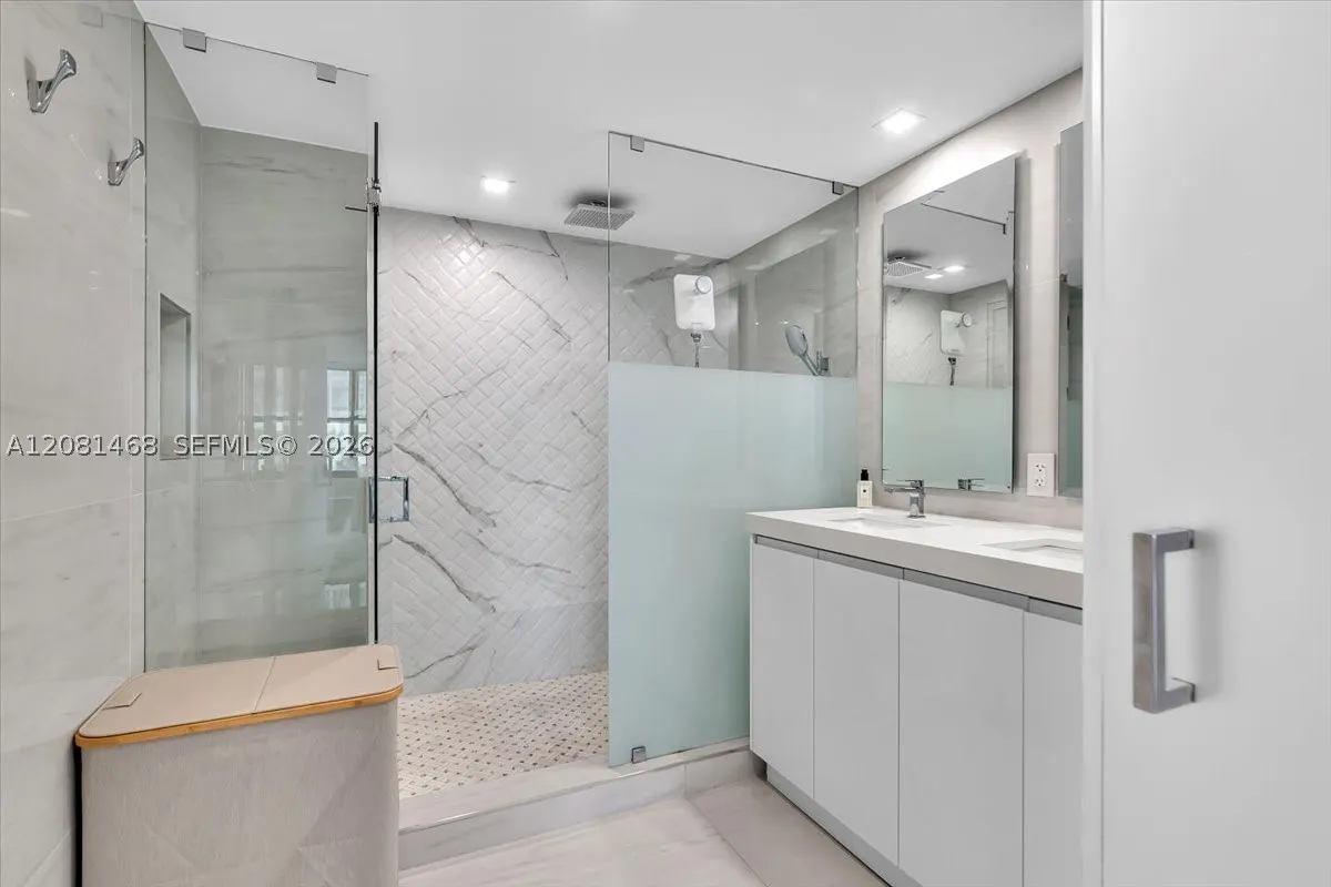 9801 Collins Ave #5U