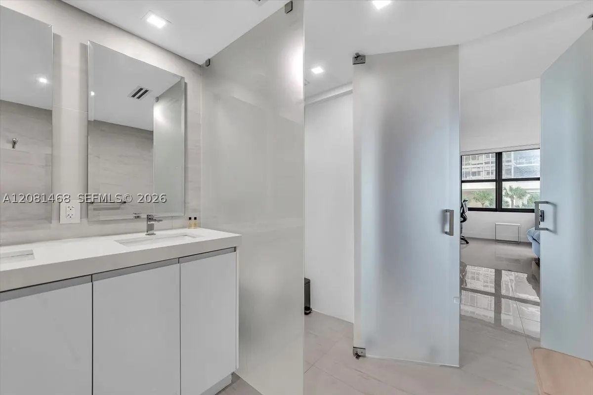 9801 Collins Ave #5U