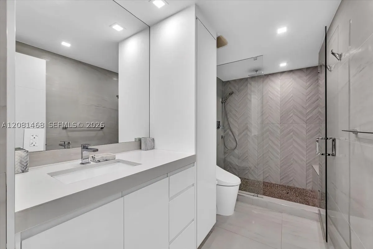 9801 Collins Ave #5U