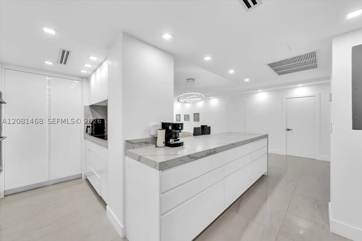 9801 Collins Ave #5U