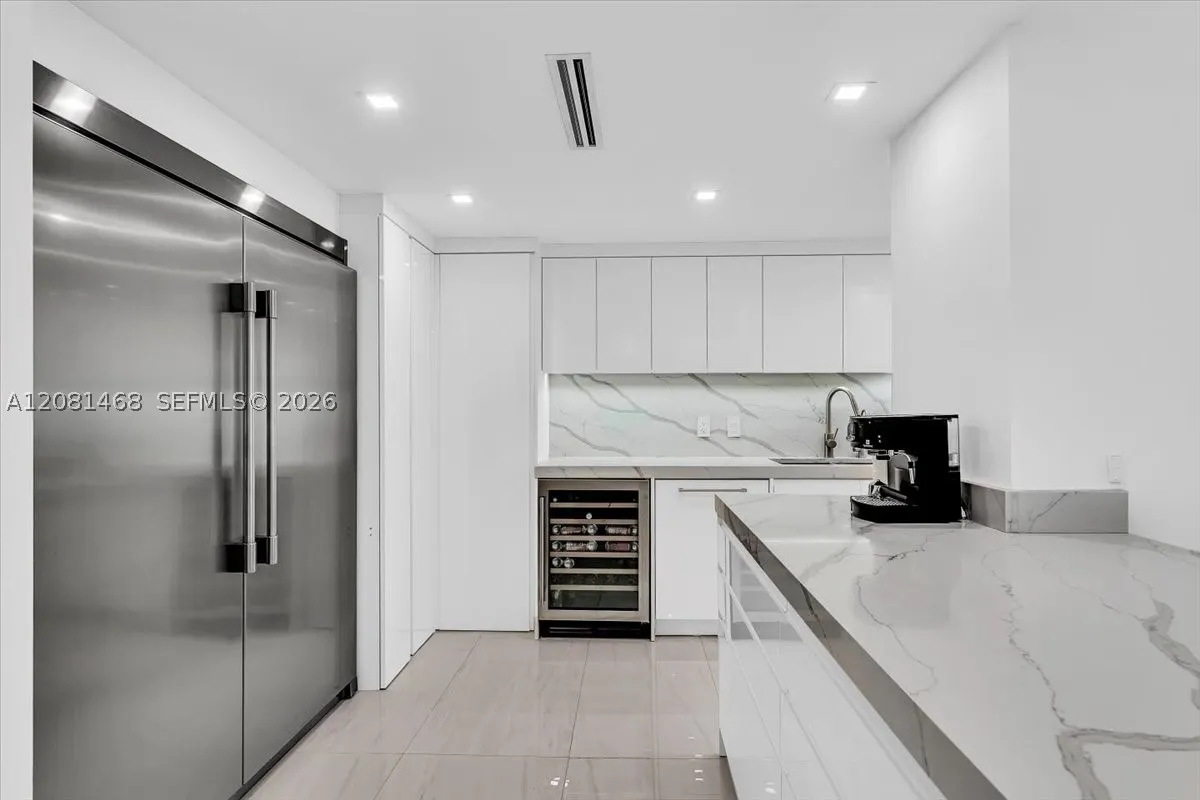 9801 Collins Ave #5U