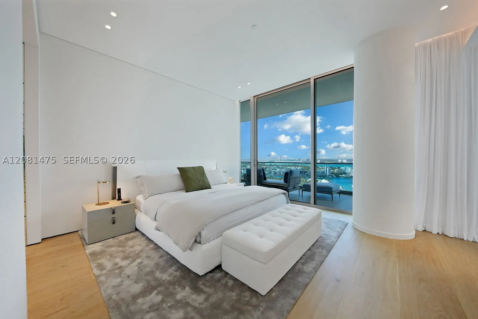 10203 Collins Ave #LPH 2701