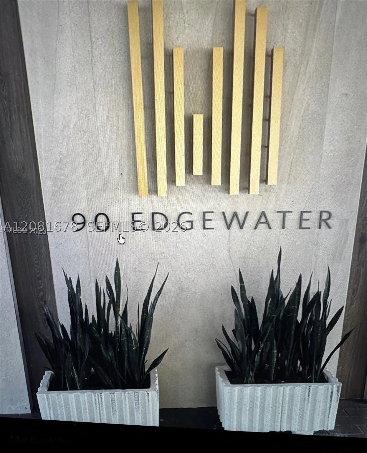 90 Edgewater Dr #121