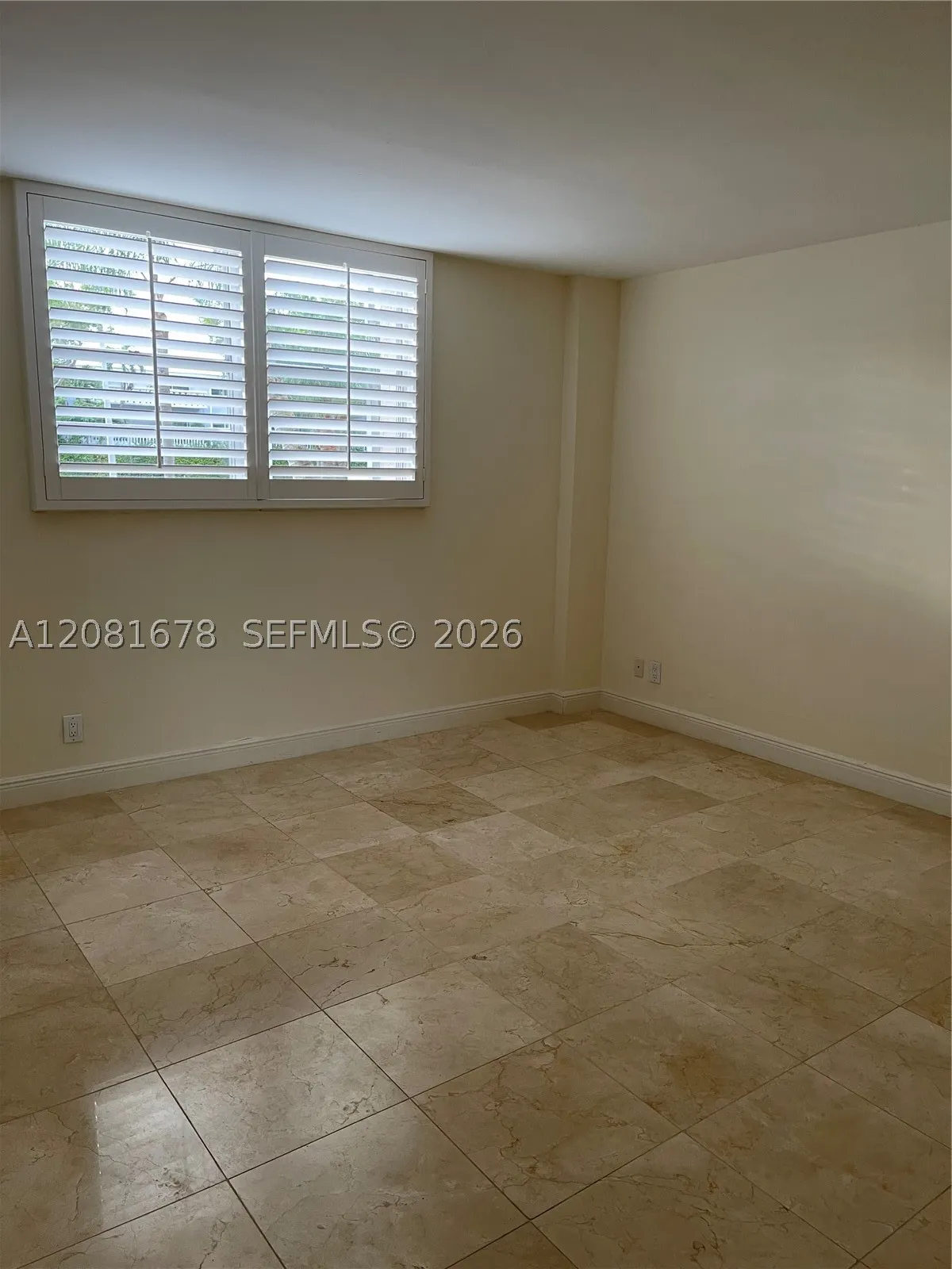 90 Edgewater Dr #121