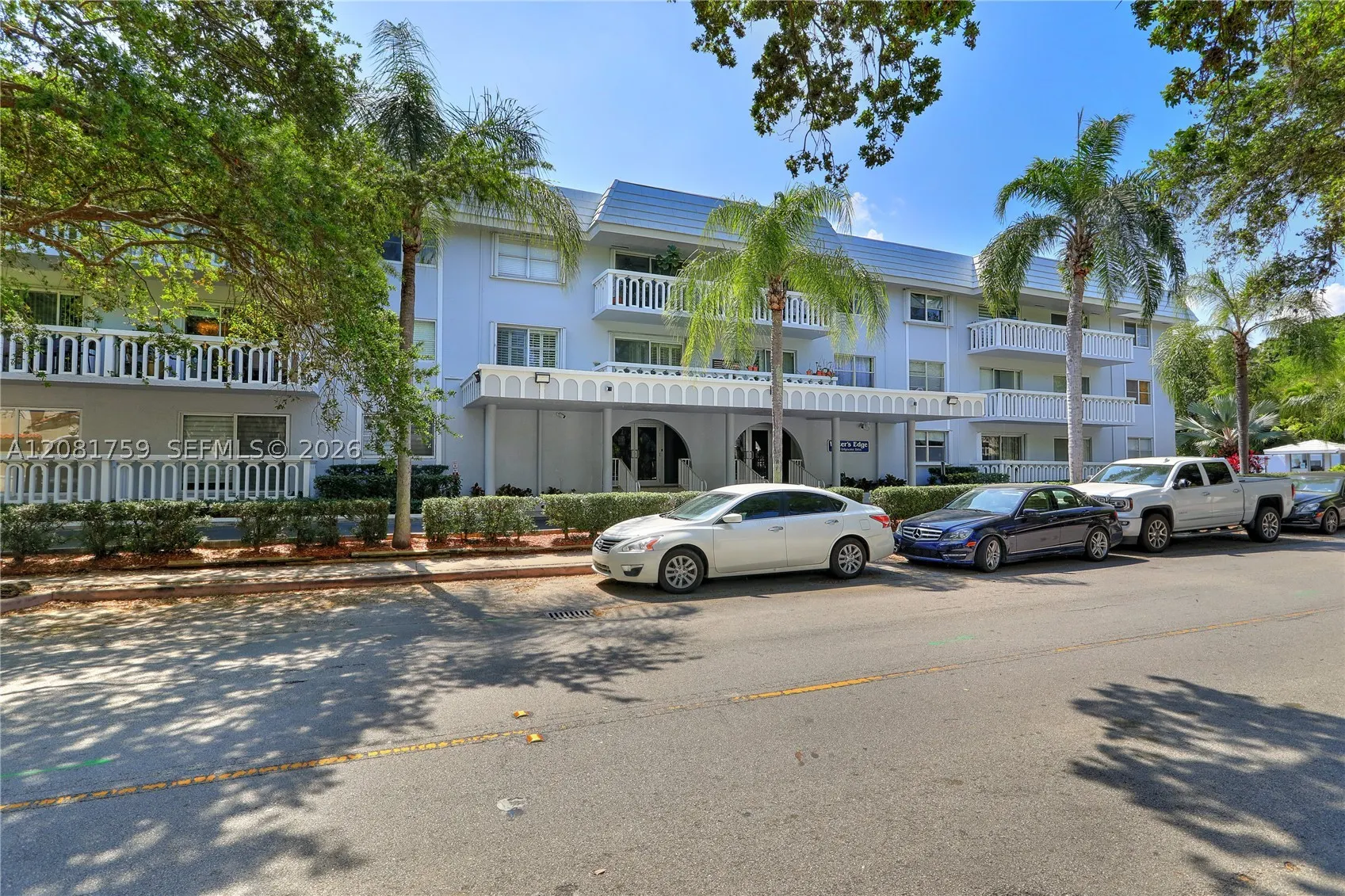 100 Edgewater Dr #305