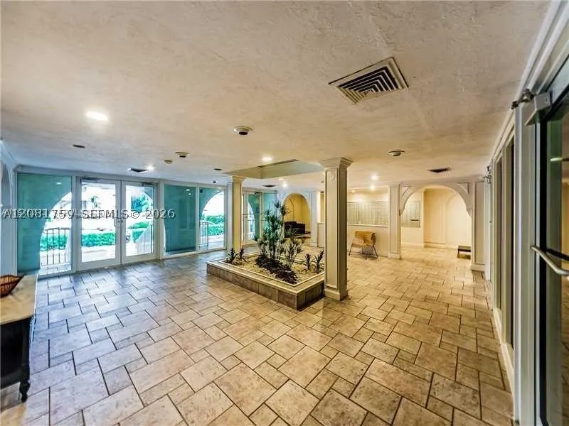 100 Edgewater Dr #305