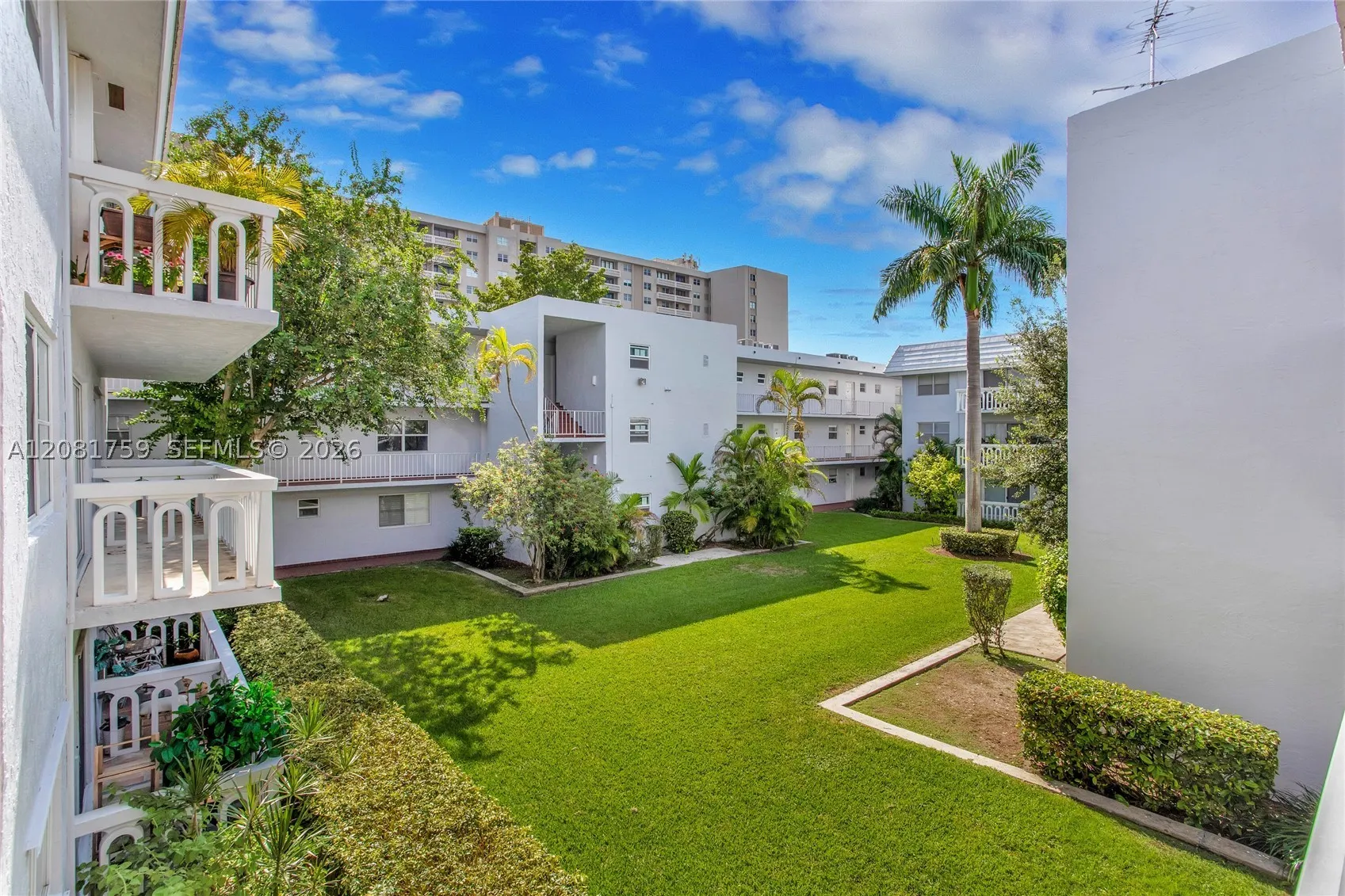 100 Edgewater Dr #305