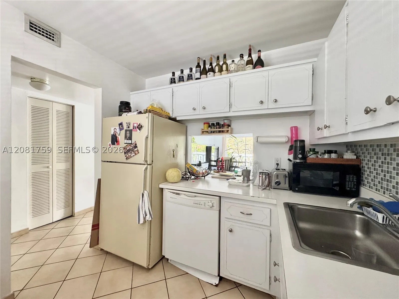100 Edgewater Dr #305