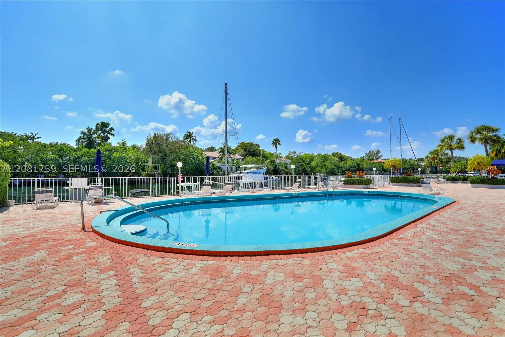 100 Edgewater Dr #305