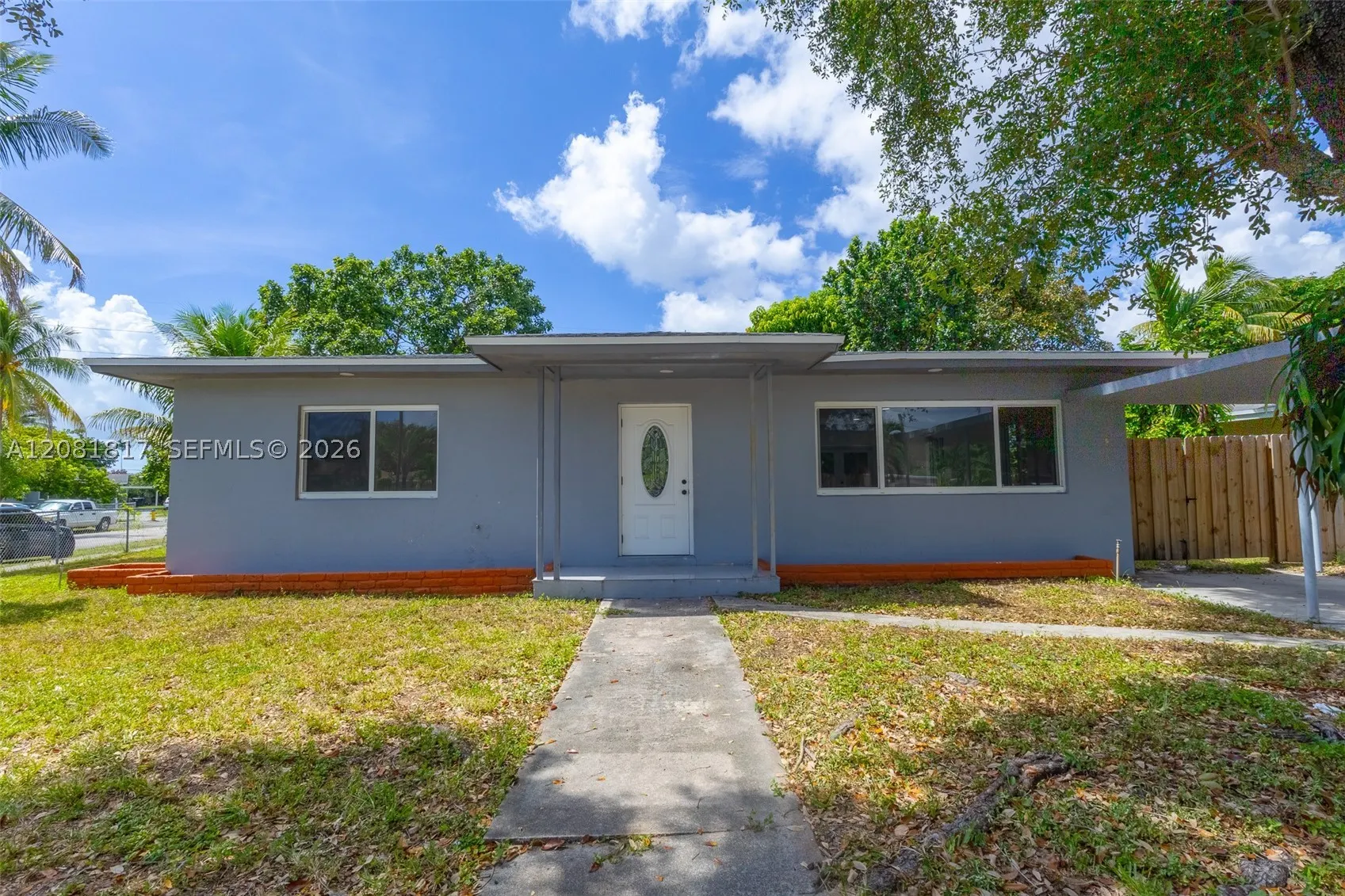 950 NE 164th St