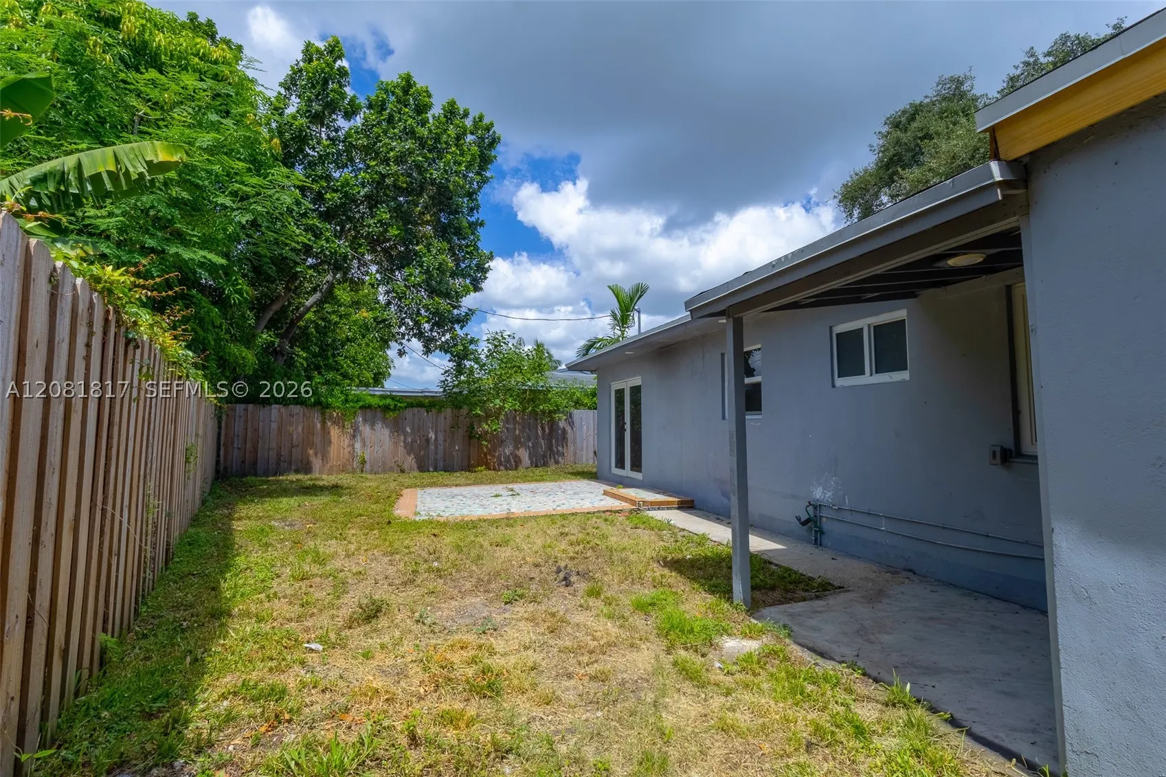 950 NE 164th St