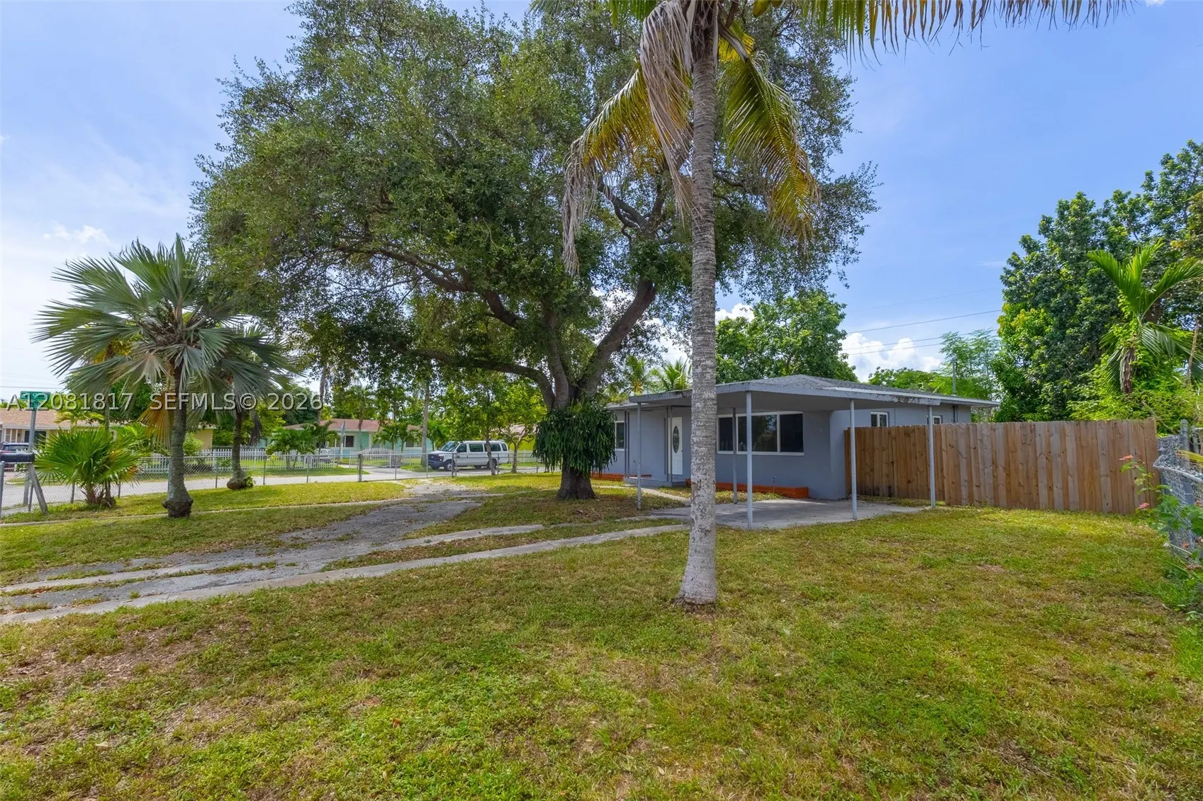 950 NE 164th St