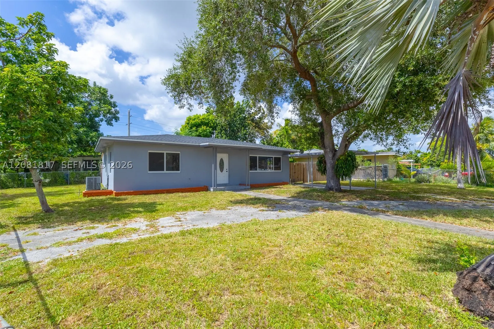 950 NE 164th St