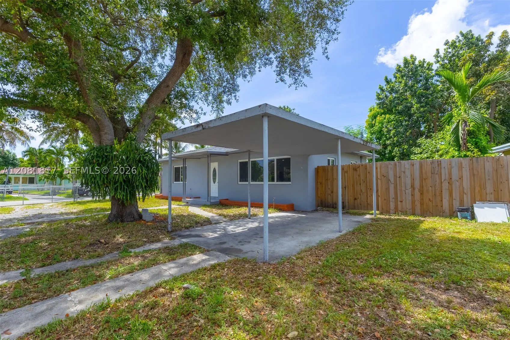 950 NE 164th St